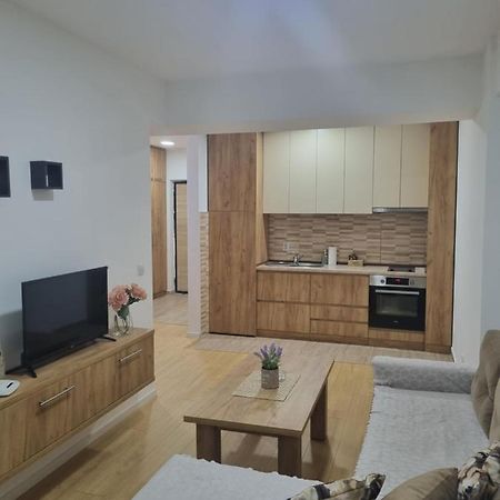 Golden Sun Skopje Apartment Ngoại thất bức ảnh